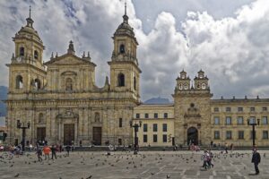 Festividades de Bolívar, Ecuador: Celebra tradiciones únicas y emocionantes